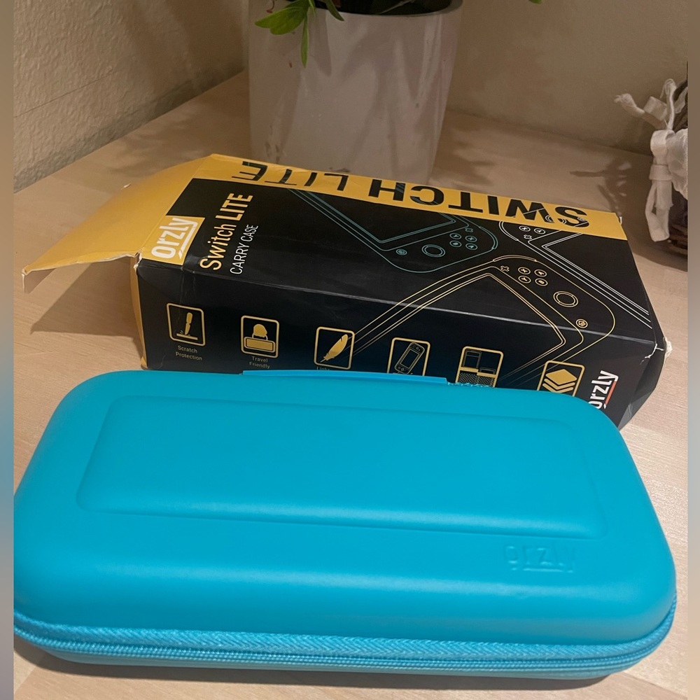 ORZLY Switch Lite Carrying Case - brand new in box